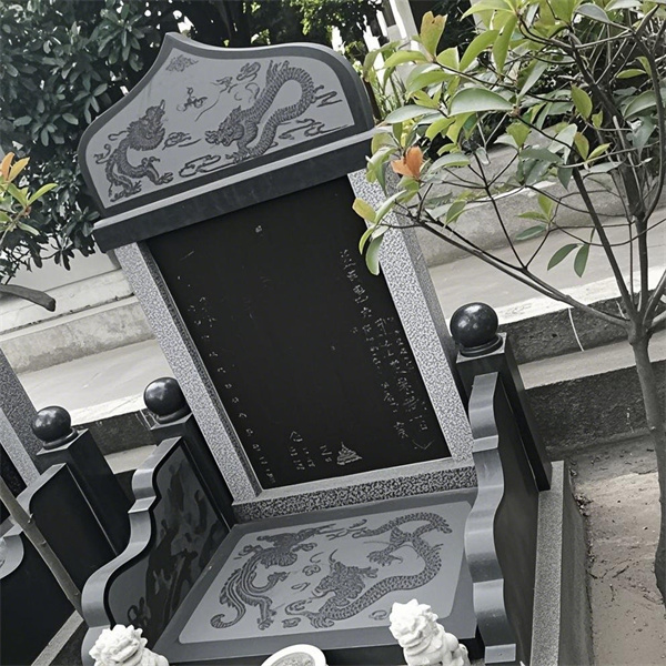 青龙岗（立碑区）双龙戏珠碑