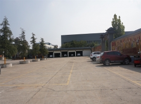 陵园停车场