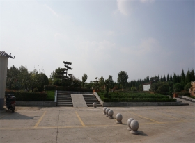 陵园停车场